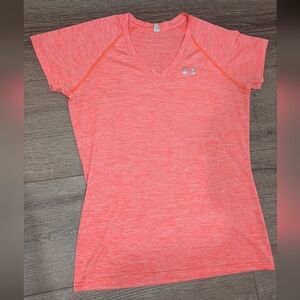 Under Armour Women's Coral V-Neck Tee Size Small